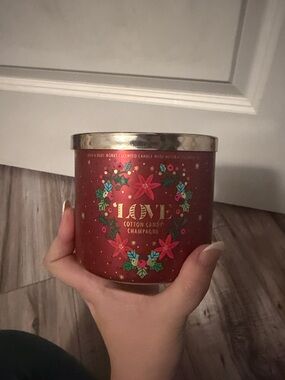 Bath & Body Works Red Holiday Cotton Candy Champagne 3-Wick Candle